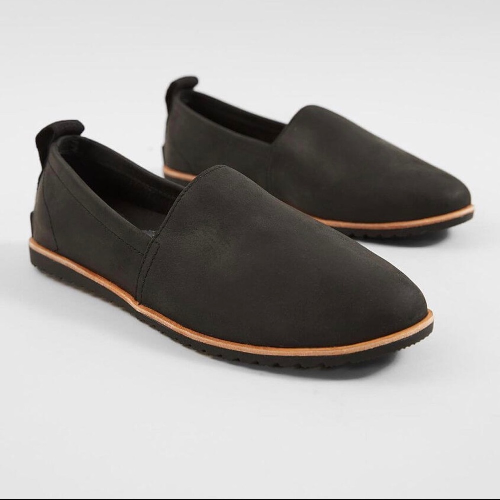 Sorel leather flats